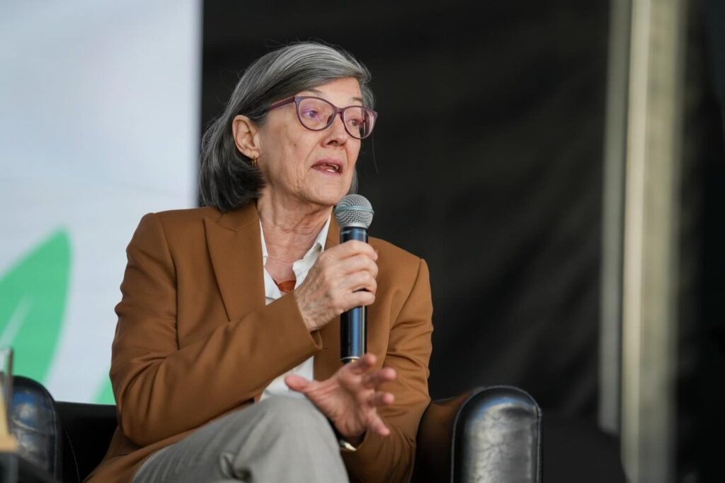 ADEGI levou à Feira do Livro do Funchal novo volume da Coleção Baltazar Dias 3 333 2