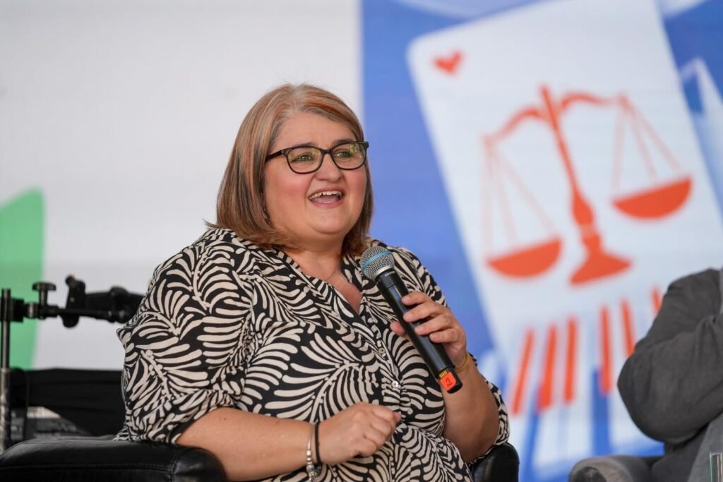 ADEGI levou à Feira do Livro do Funchal novo volume da Coleção Baltazar Dias 4 5555