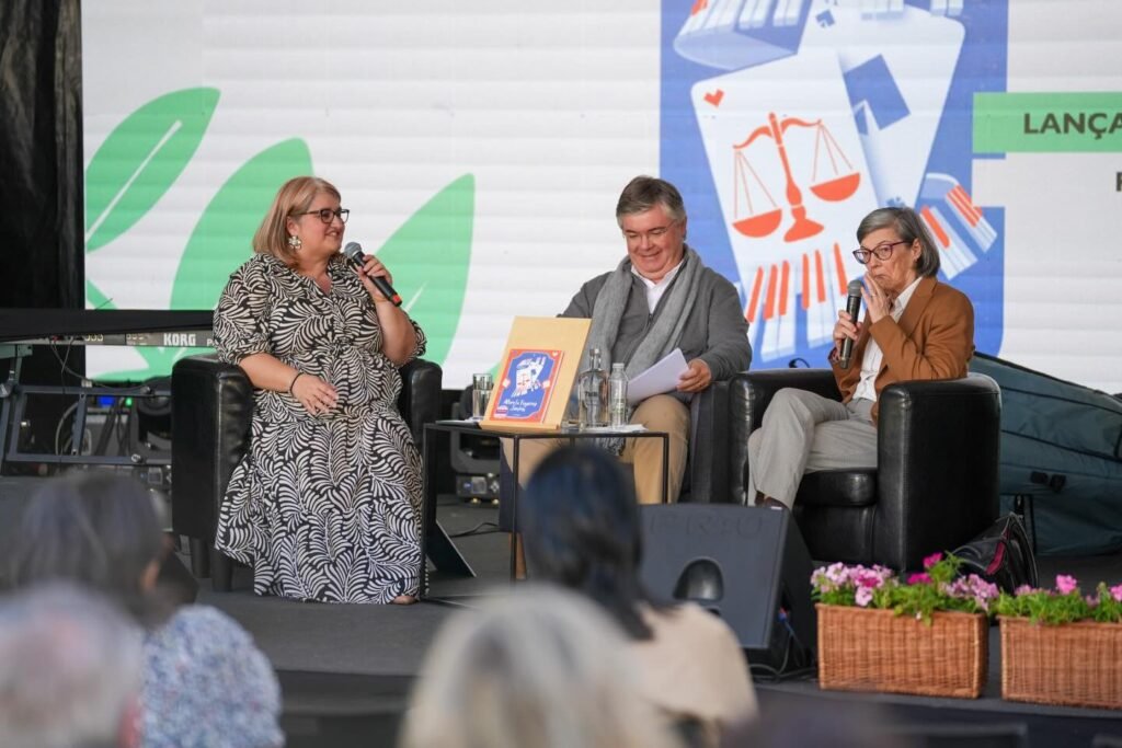 ADEGI levou à Feira do Livro do Funchal novo volume da Coleção Baltazar Dias 1 7777 1
